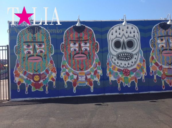 Граффити возле закусочной Nathan's на Кони-Айленд, Бруклин, Нью-Йорк